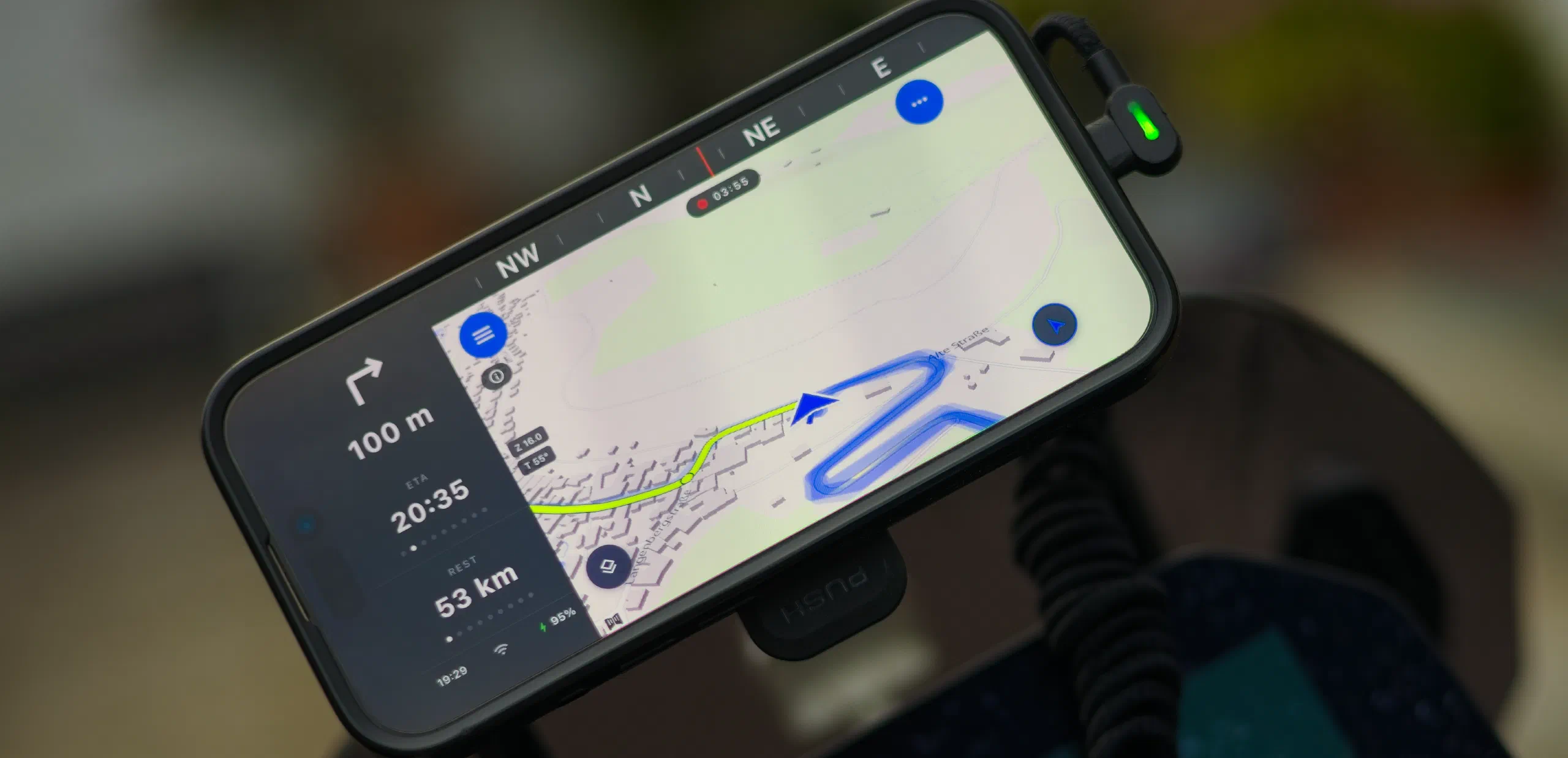 Mid-ride: calm map, one clear cue. The rest is road.